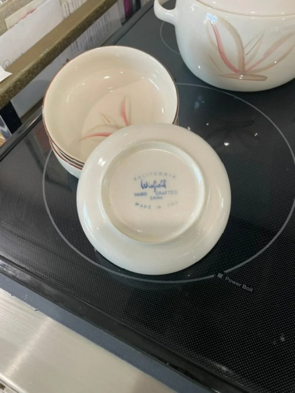 VINTAGE SMALL CASSEROLE OR SOUP TUREEN